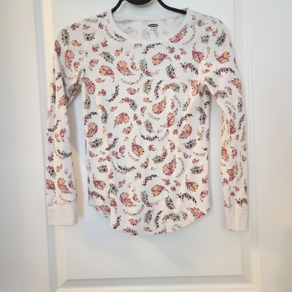 Paisley undershirt